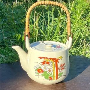 Vintage 1970’s made in Japan Armbee Tea Pot